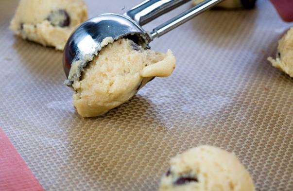 Here's Why This OXO Cookie Scoop Has All Five-Star Reviews – Kitchen Stuff  Plus